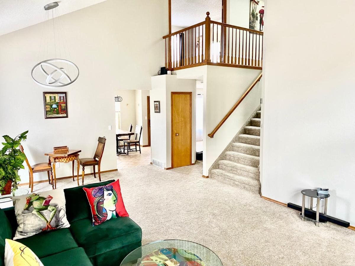 Artsy Home Close To Usafa With Fireplace And Patio Colorado Springs Exterior foto